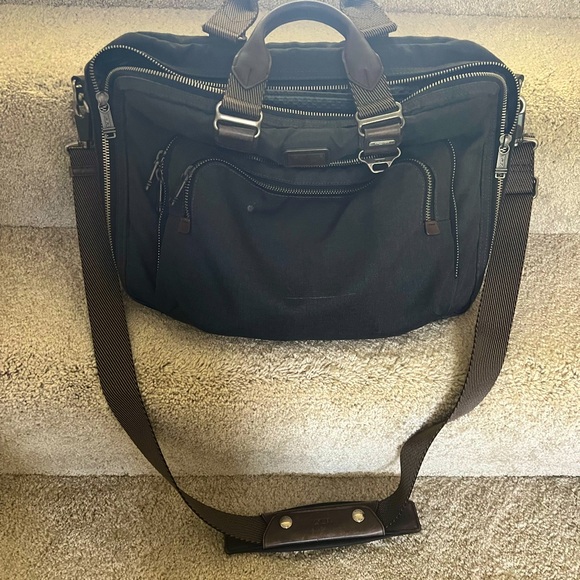 Tumi Alpha Bravo Yuma Slim Brief Messenger bag